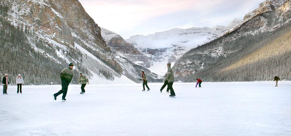10 Best Outdoor Skating Rinks in Canada - 411 Blog